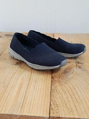 Sketchers Wide Fit Air Cooled Memory Foam Navy Slip On Shoes Size 8.5